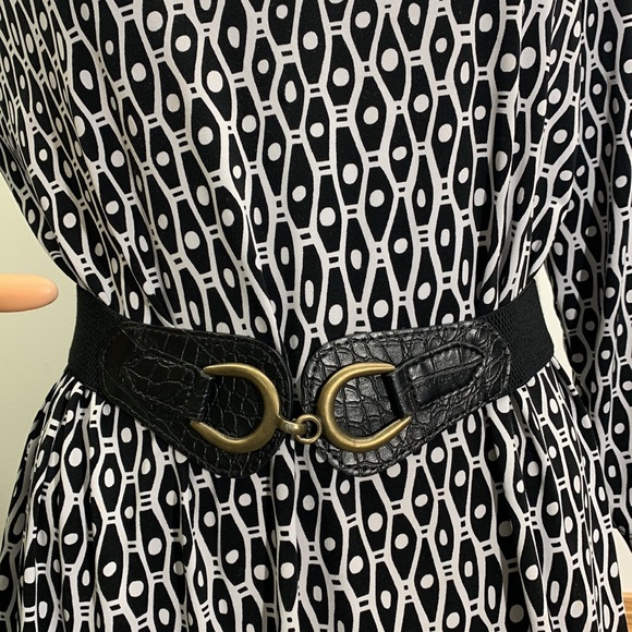 DS ITALY gorgeous dress with matching belt - Picture 3 of 8